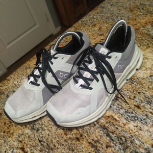 On Running Cloudrunner Frost Aloe Running Shoes Sneakers 46.99019 Women’s Sz 8.5